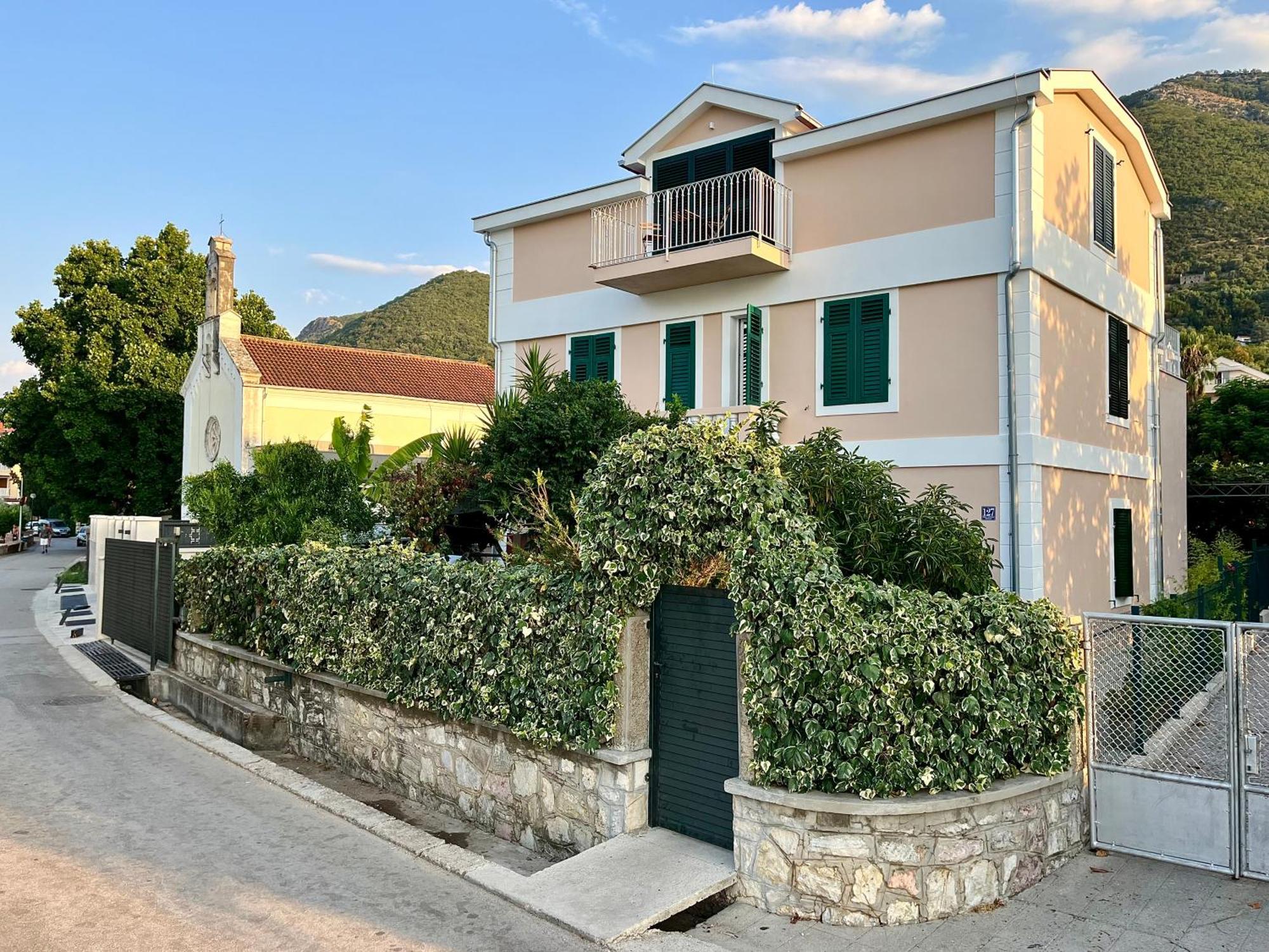 Apartment Dunja Herceg Novi Buitenkant foto
